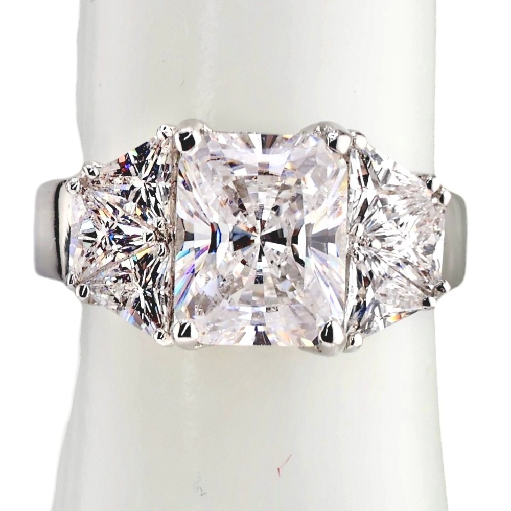 Swarovski Elements Radiant Trillion Three Stone Crystal Ring Silver Tone Size 7